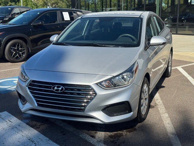 2019 Hyundai Accent SE photo 2