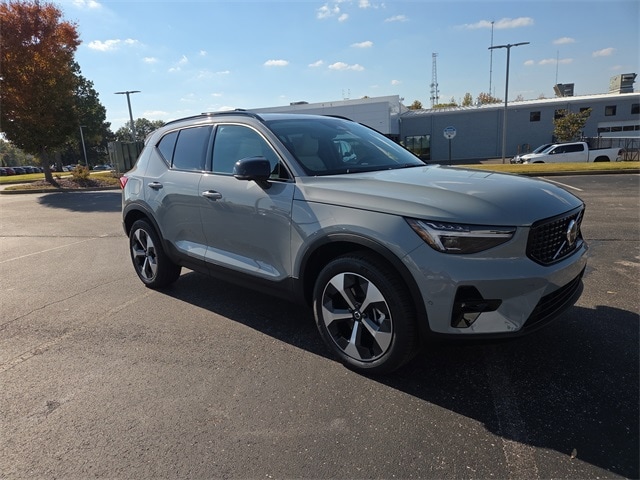 2026 Volvo XC40 Plus's photo