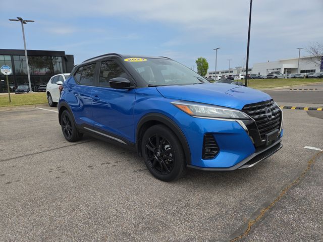 2023 Nissan Kicks SR