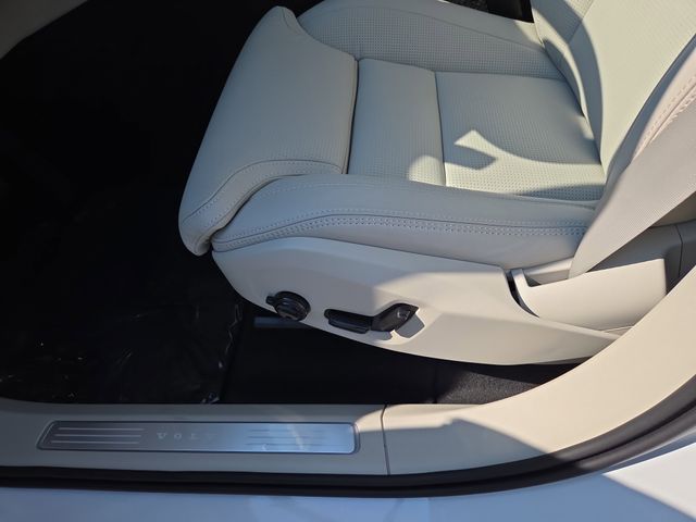 2026 Volvo XC90 Ultra - Photo 11