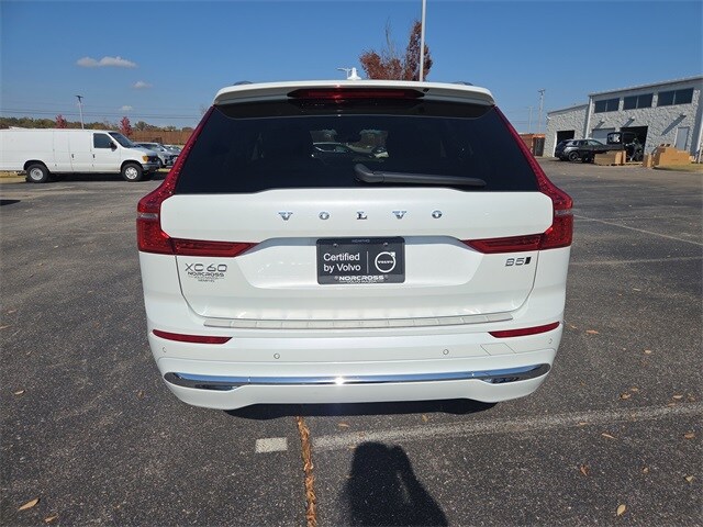 2023 Volvo XC60 B5 Ultimate photo 4