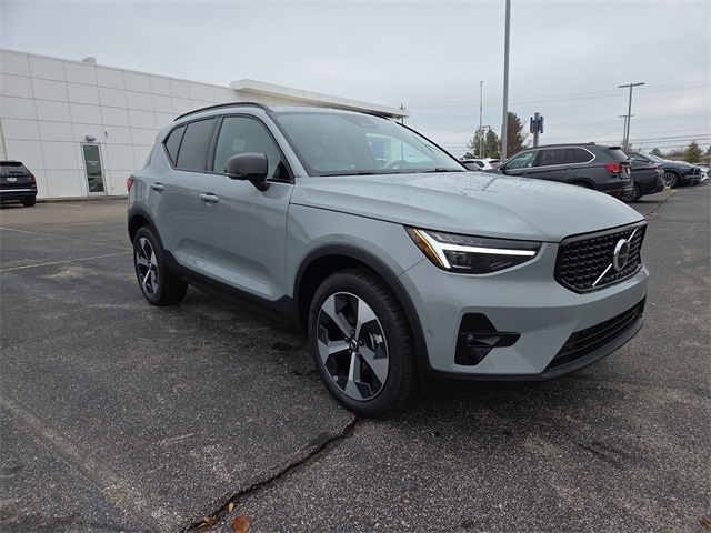 2026 Volvo XC40 Plus's photo