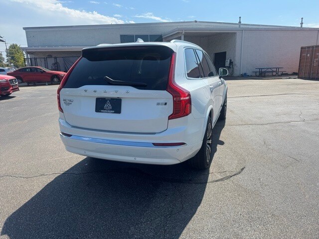 2024 Volvo XC90 B5 Core photo 2