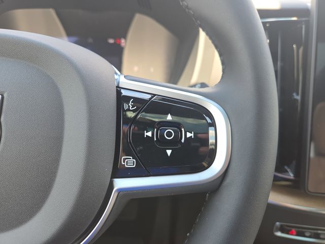 2026 Volvo XC60 Plus - Photo 24