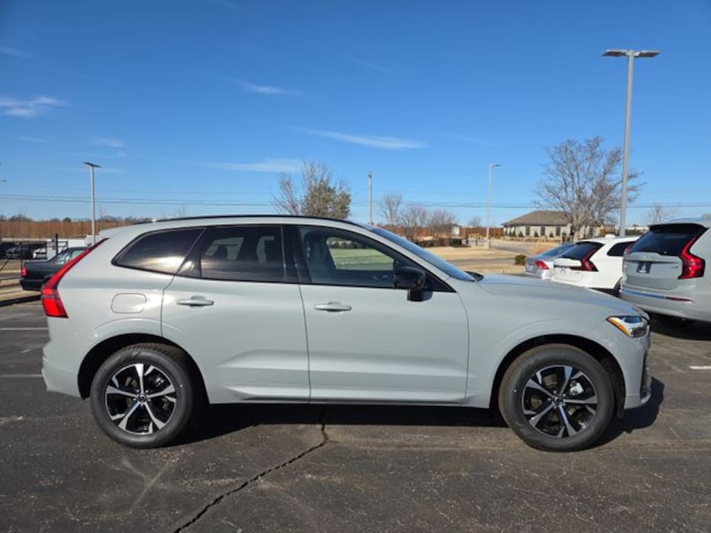 New 2026 Volvo XC60 B5 Core SUV