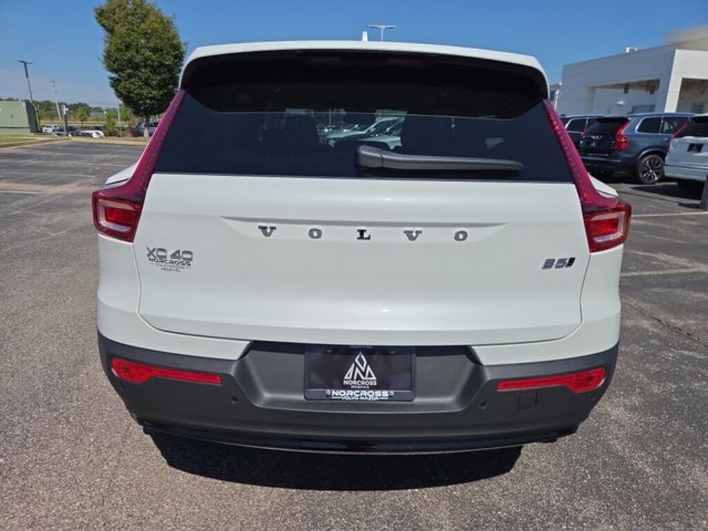 New 2026 Volvo XC40 B5 Plus SUV