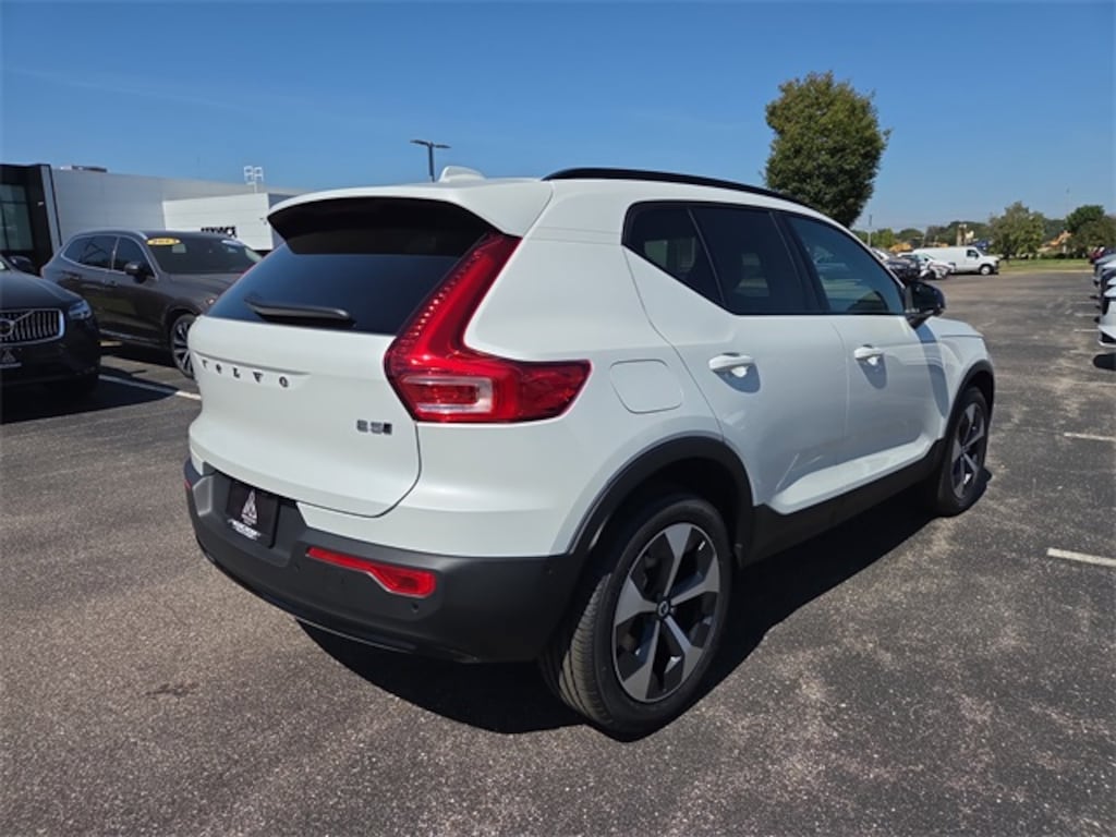 New 2026 Volvo XC40 B5 Plus SUV
