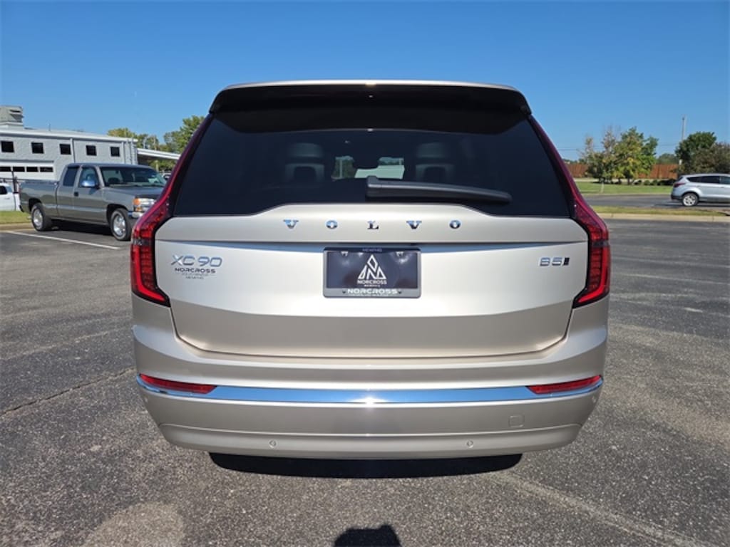 New 2026 Volvo XC90 B5 Core SUV