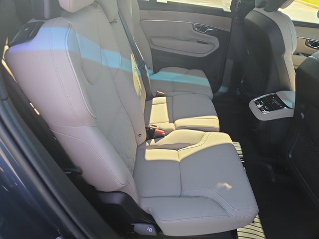 2026 Volvo XC90 Plus - Photo 17