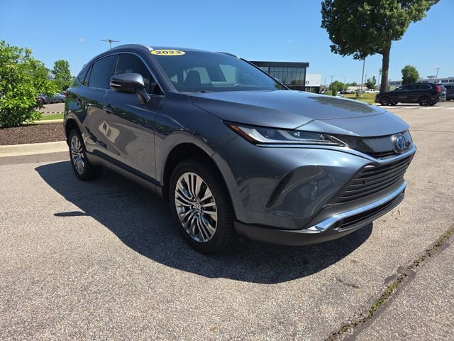 2022 Toyota Venza XLE Hybrid AWD's photo