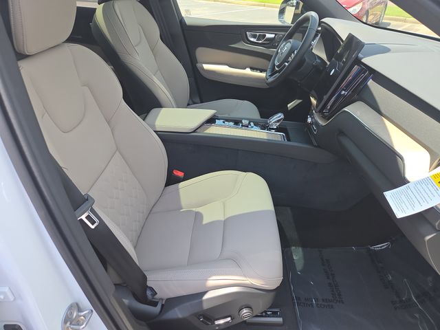 2026 Volvo XC60 Plus - Photo 20