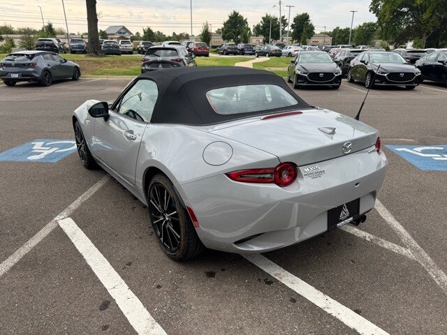 2024 Mazda MX-5 Miata Miata Grand Touring photo 3