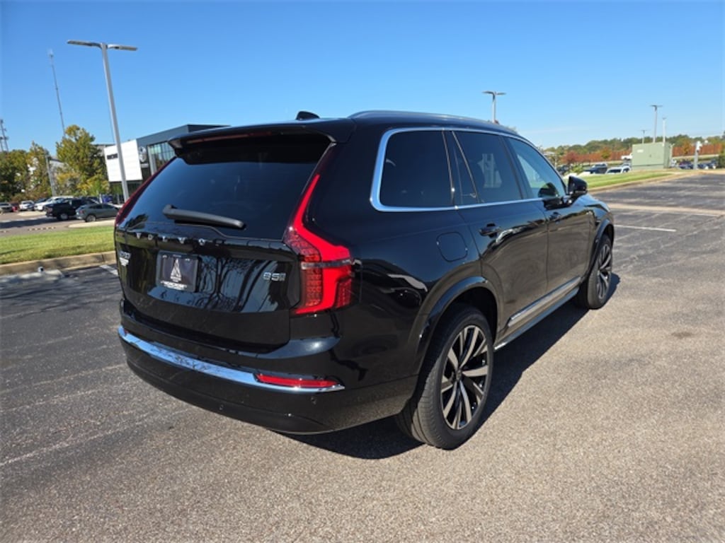 New 2026 Volvo XC90 B5 Core SUV