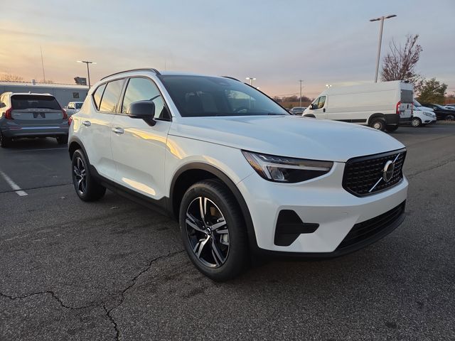2026 Volvo XC40 SUV 