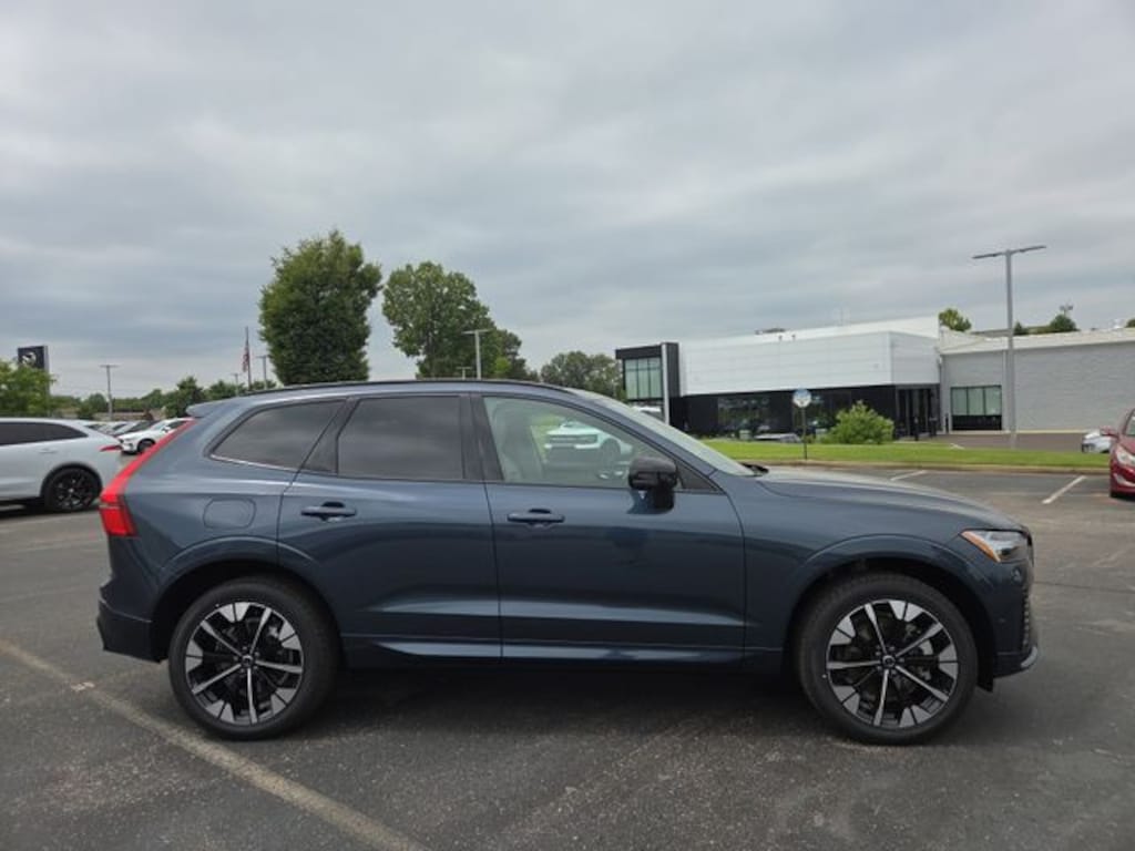 New 2026 Volvo XC60 plug-in hybrid T8 Ultra SUV