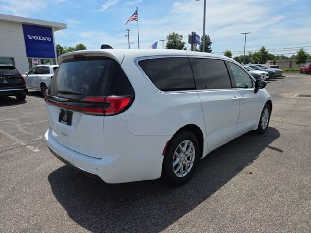 Used 2024 Chrysler Pacifica Touring L Van Passenger Van