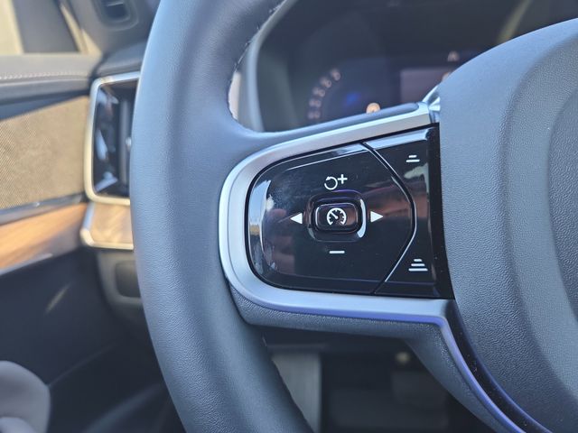 2026 Volvo XC90 Plus - Photo 23