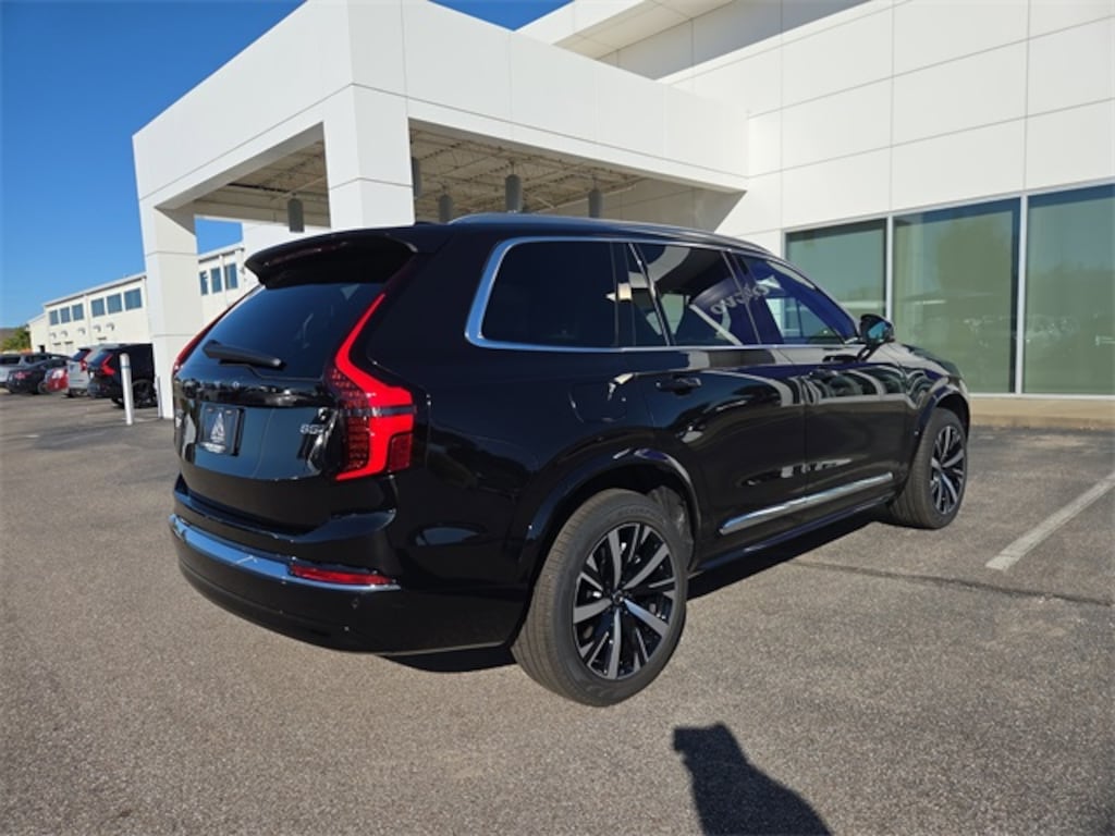 New 2026 Volvo XC90 B5 Core SUV