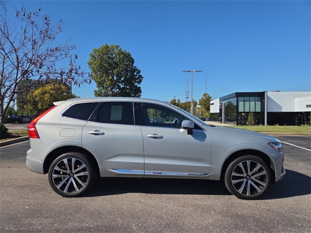 Certified 2023 Volvo XC60 B5 AWD Ultimate Bright SUV