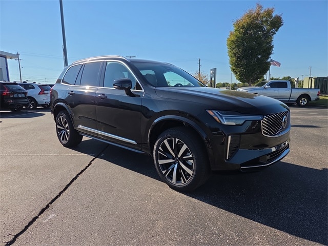 2026 Volvo XC90 Core's photo