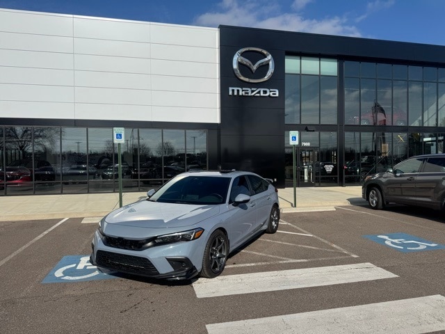 2024 Honda Civic Hatchback Sport Touring's photo