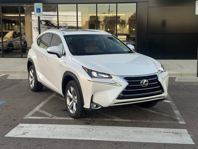 2017 Lexus NX 200t Luxury photo 2