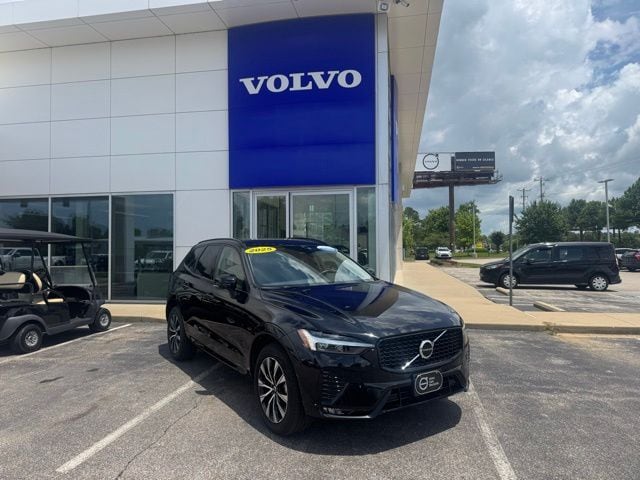 2025 Volvo XC60 B5 Core Dark AWD's photo