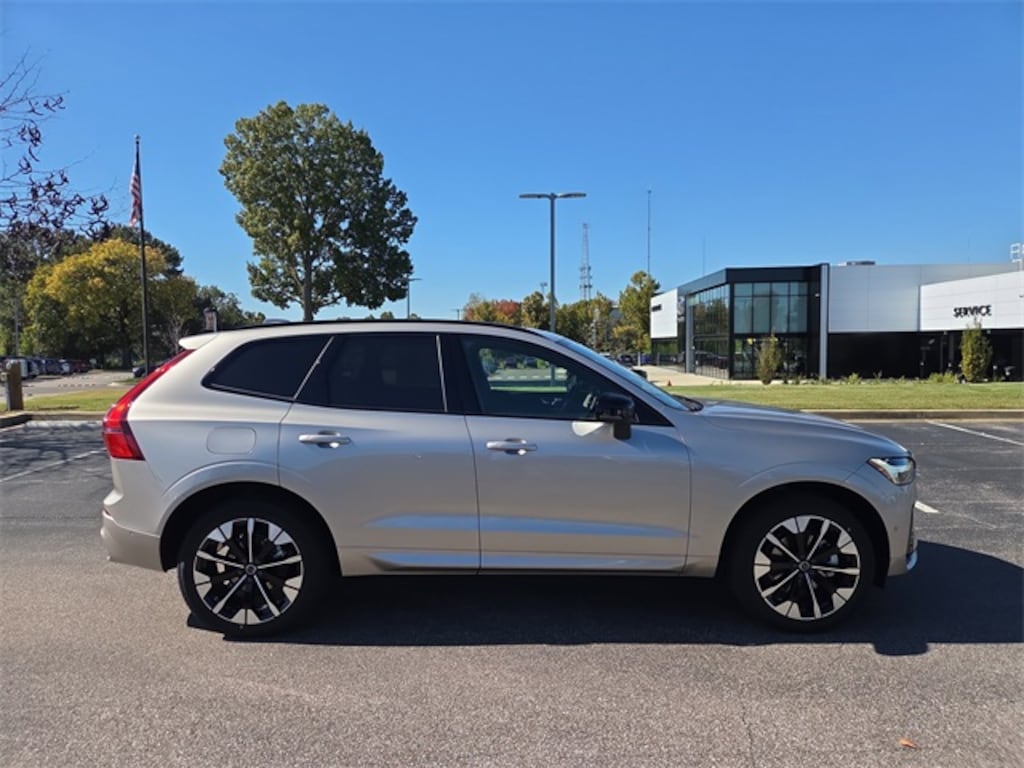 New 2026 Volvo XC60 B5 Plus SUV