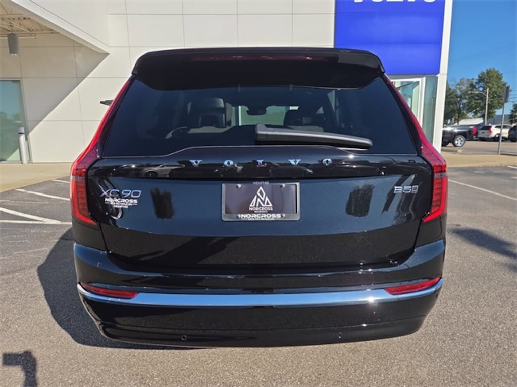 New 2026 Volvo XC90 B5 Core SUV