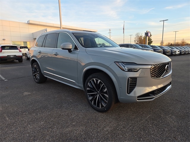 2026 Volvo XC90 Plus's photo