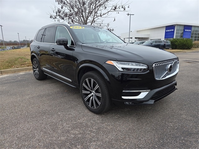 2024 Volvo XC90 Core's photo