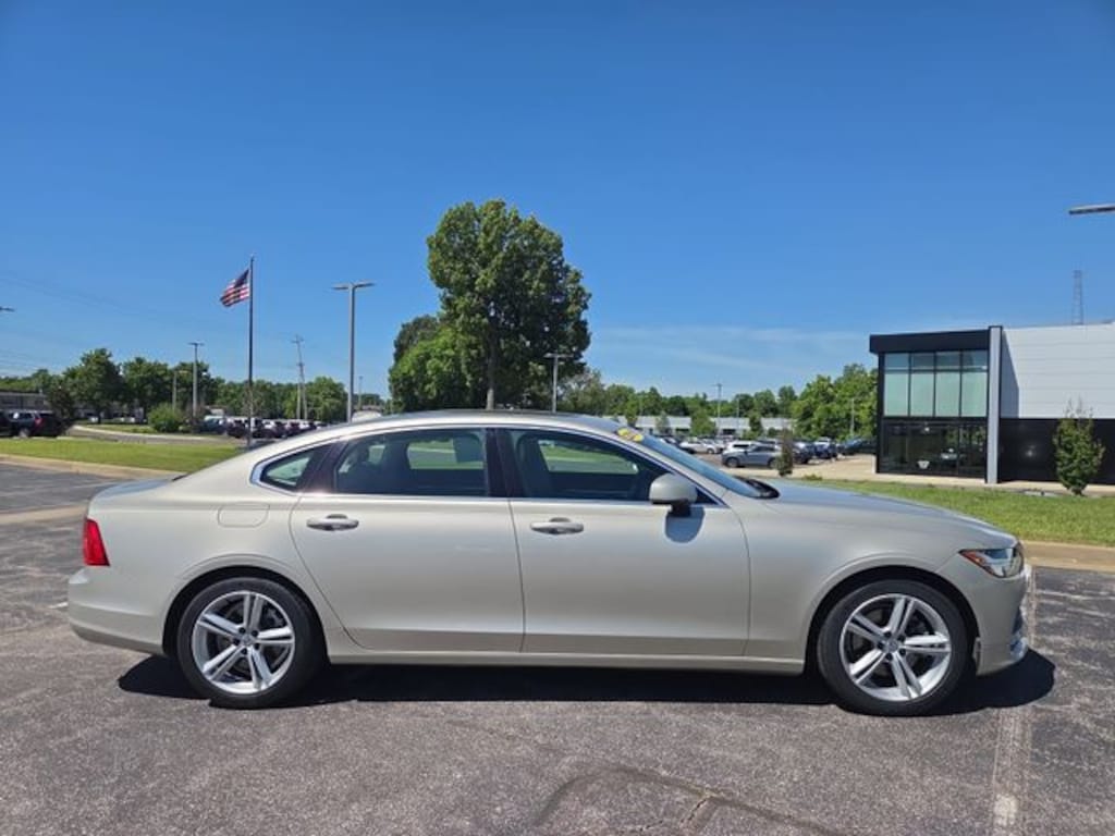 Used 2018 Volvo S90 T5 FWD Momentum Sedan