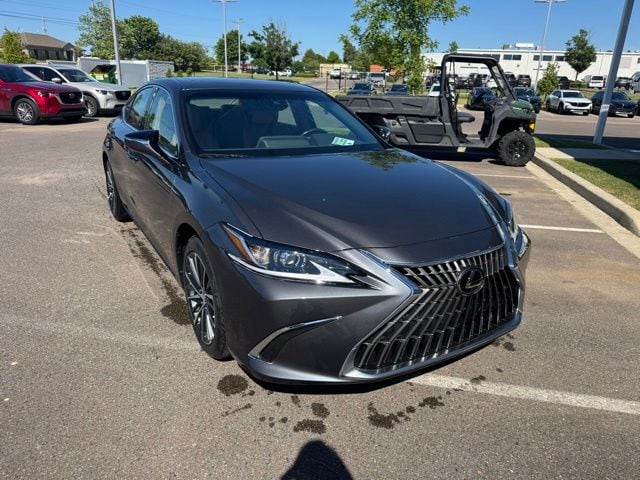 2025 Lexus ES 350 350's photo