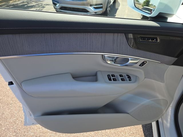 2026 Volvo XC90 Ultra - Photo 12