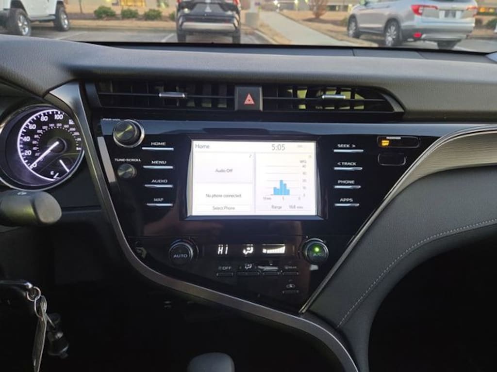 Used 2019 Toyota Camry SE Sedan