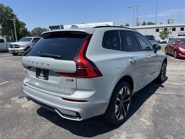2026 Volvo XC60 B5 Plus photo 2