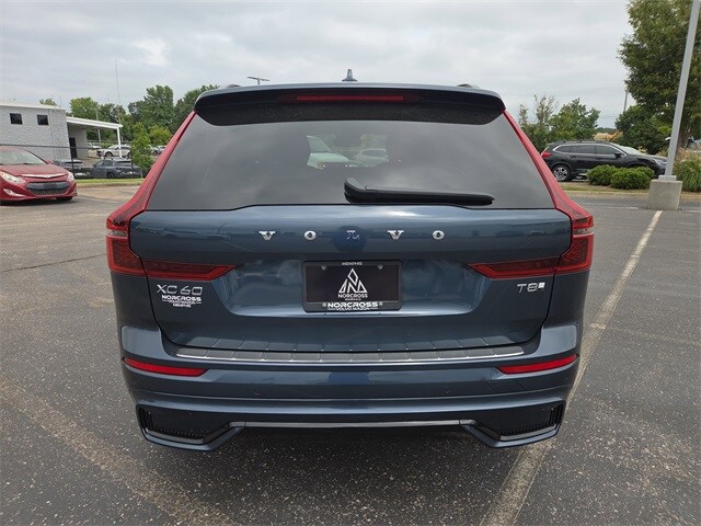 2026 Volvo XC60 T8 photo 4