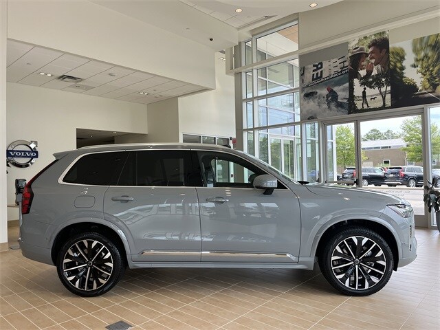 2025 Volvo XC90 Plus photo 2
