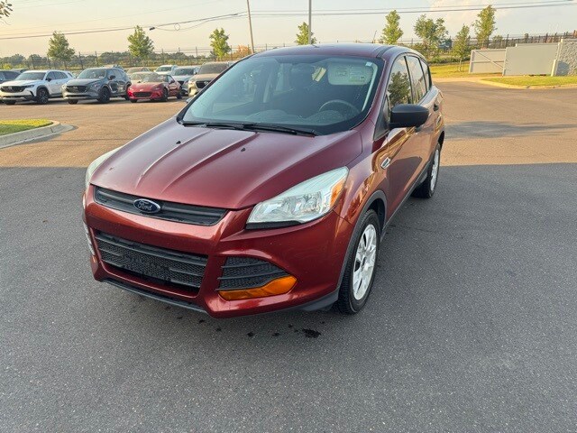 2015 Ford Escape S photo 2