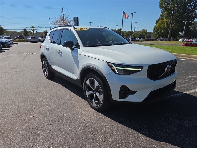 2023 Volvo XC40 SUV  2023 Volvo XC40 SUV