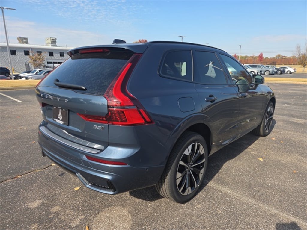 New 2026 Volvo XC60 B5 Plus SUV