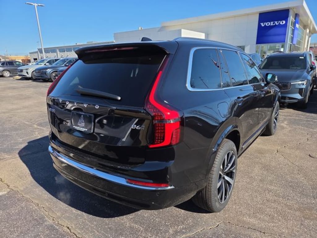 New 2026 Volvo XC90 B6 Core SUV