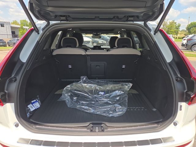 2026 Volvo XC60 Plus - Photo 15