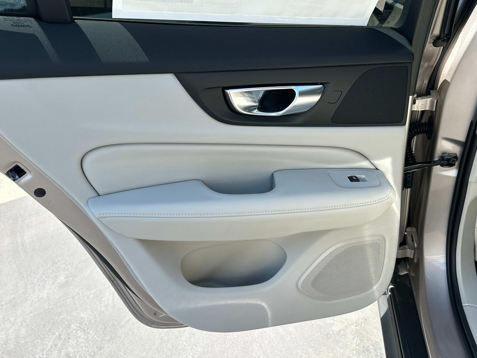 2026 Volvo V60 Cross Country Plus - Photo 16