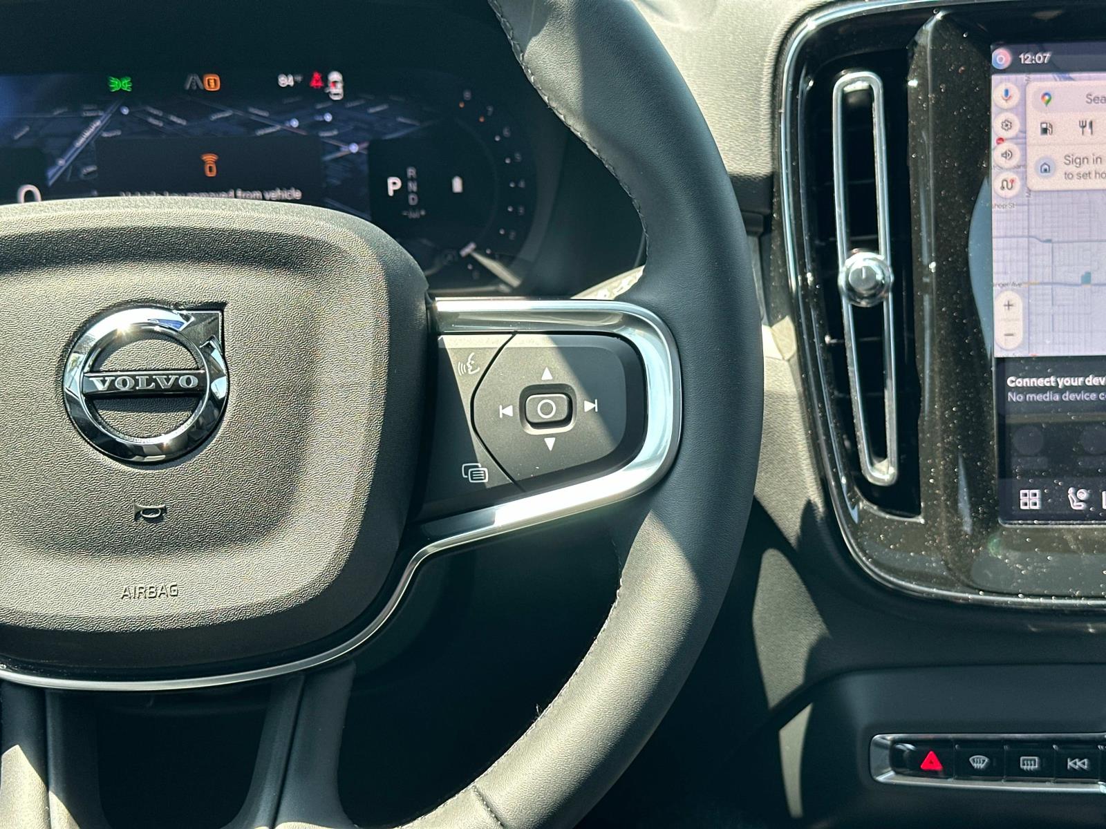 2026 Volvo XC40 Ultra - Photo 9