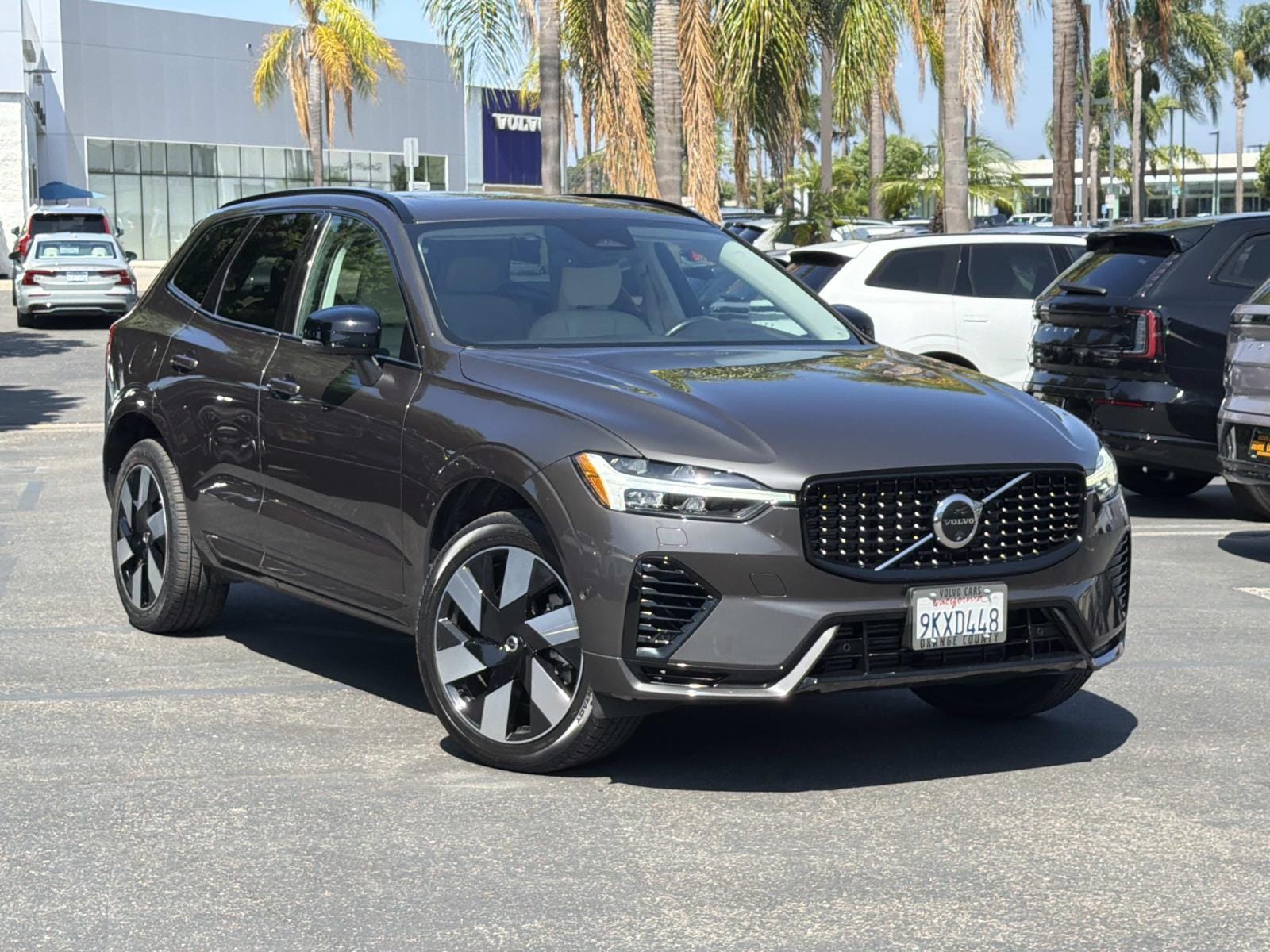 Platinum Gray Metallic 2024 Volvo XC60 SUV / Crossover All-Wheel Drive Automatic