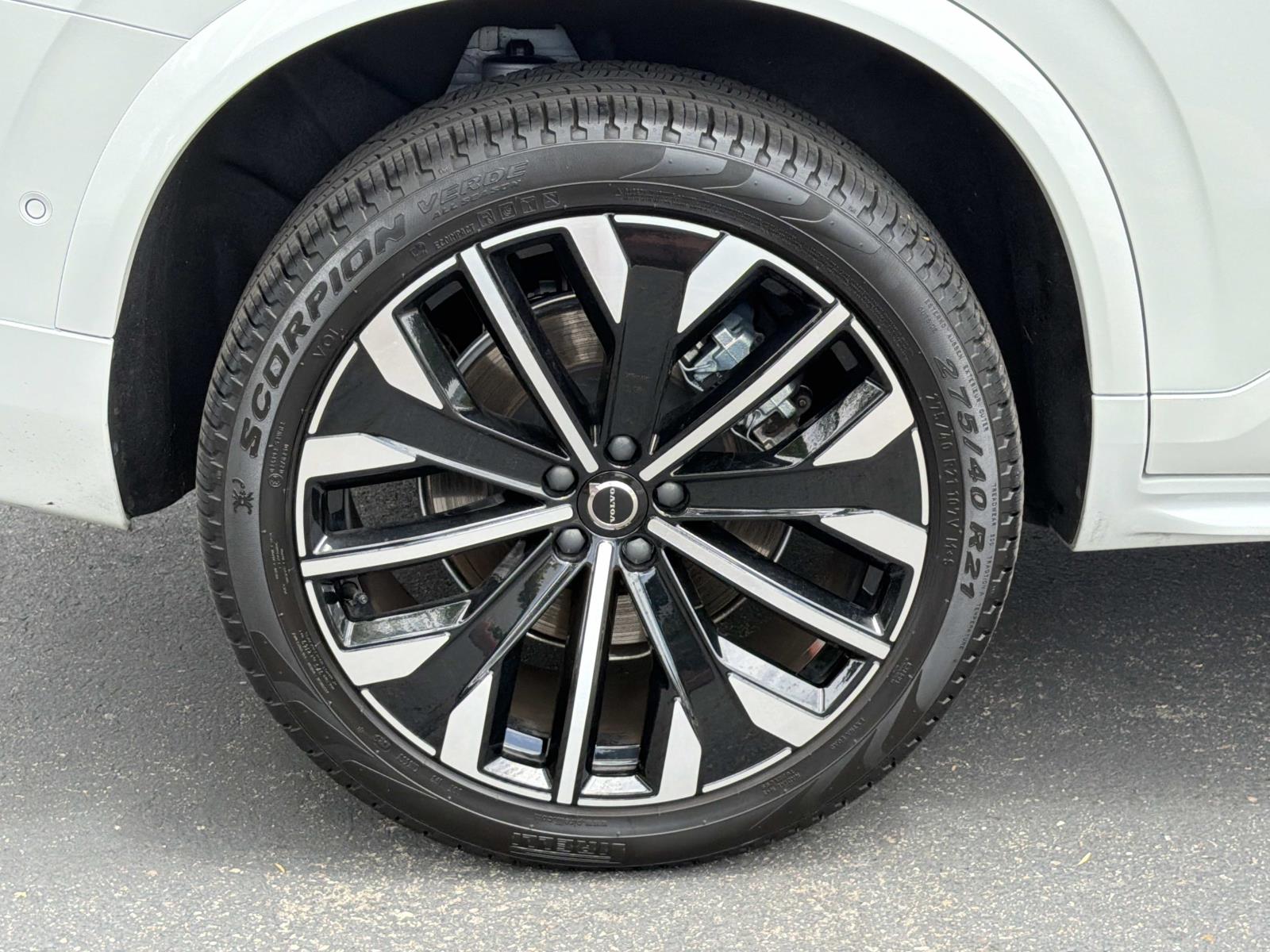 2026 Volvo XC90 Plus - Photo 28