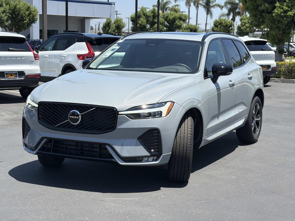 New 2026 Volvo XC60 B5 Core SUV