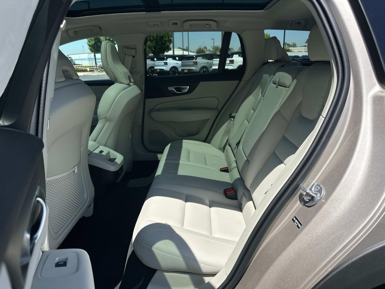 2026 Volvo V60 Cross Country Plus - Photo 17