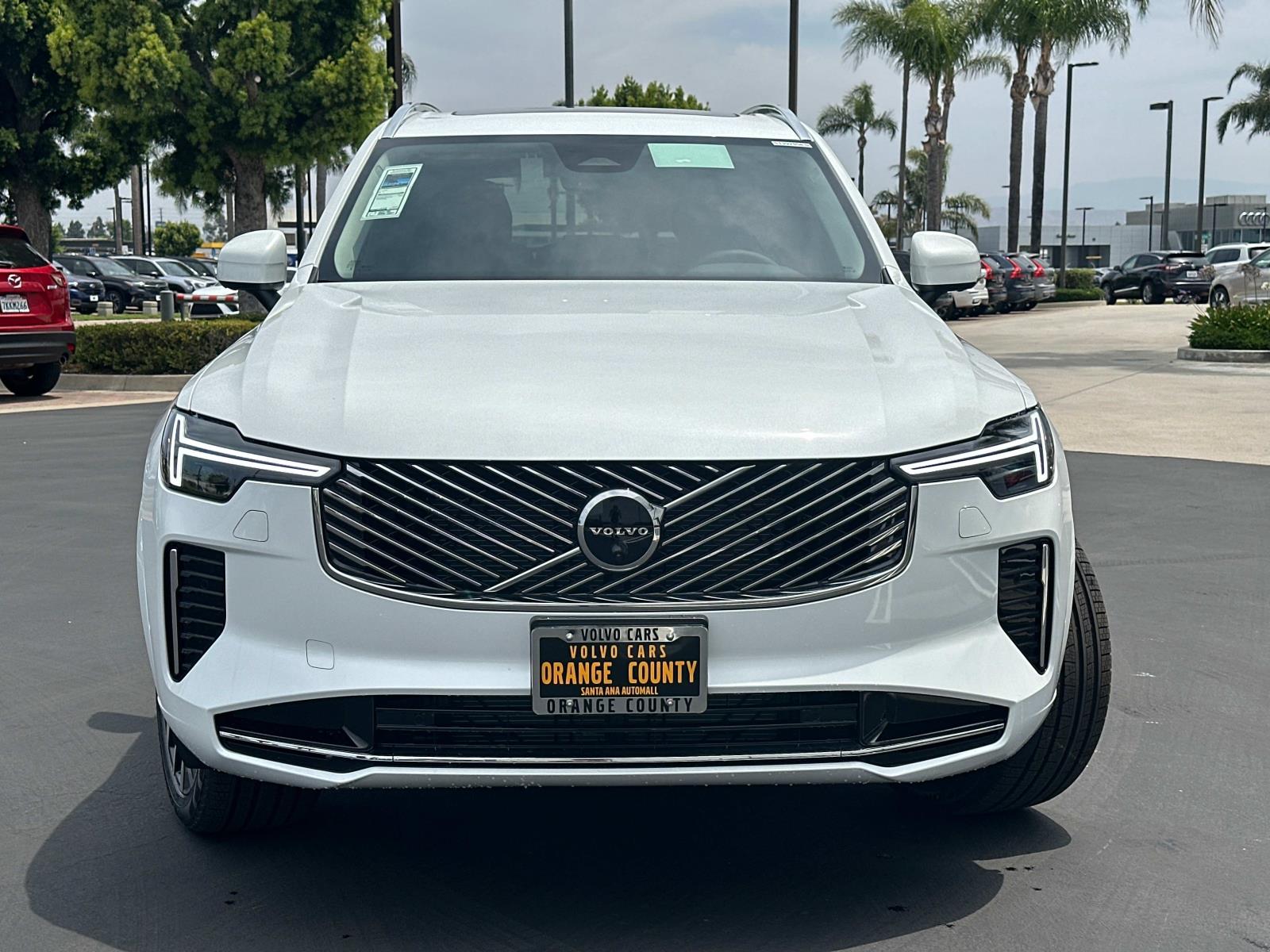 2025 Volvo XC90 Plus photo 2